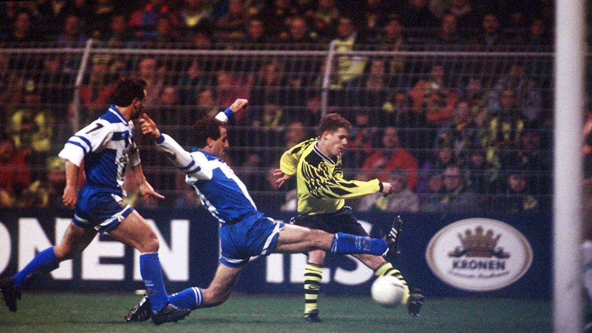 Platz 5: Lars Ricken - Tor für den BVB gegen den MSV Duisburg am 11. März 1994; 17 Jahre, 8 Monate, 1 Tag
