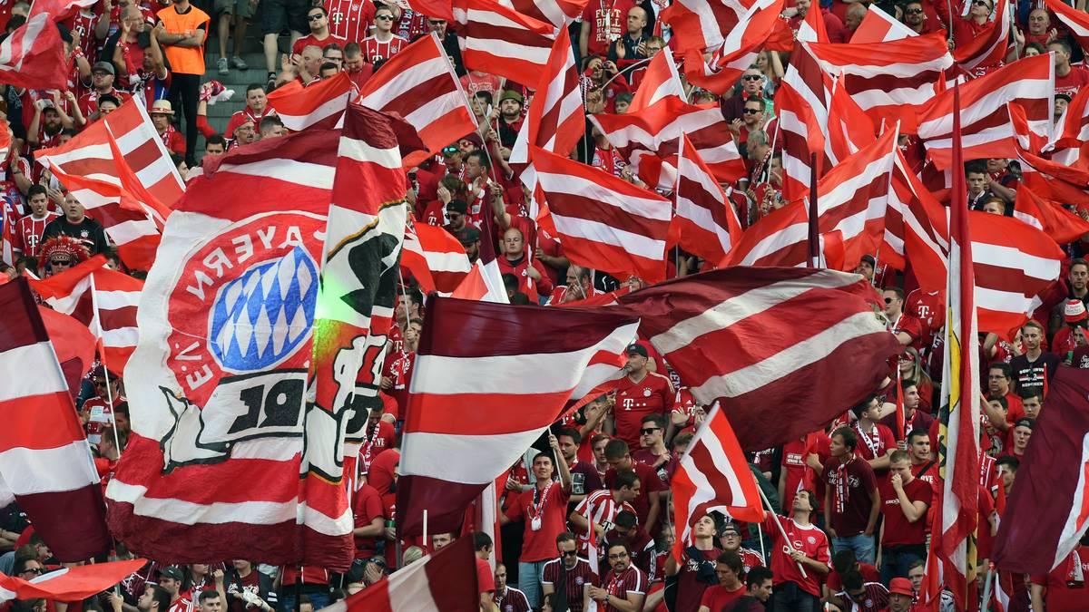 Die Bundesliga-Saison startet am Freitag mit dem Eröffnungsspiel zwischen dem FC Bayern und der TSG Hoffenheim. Die Allianz-Arena wird ausverkauft sein und zahlreiche Dauerkarten-Inhaber werden mitfiebern