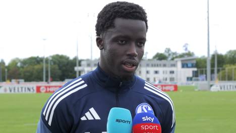 Christian Gomis ist am Deadline Day zum FC Schalke 04 gewechselt. Im Interview spricht der Neuzugang über seinen Wechsel nach Gelsenkirchen.