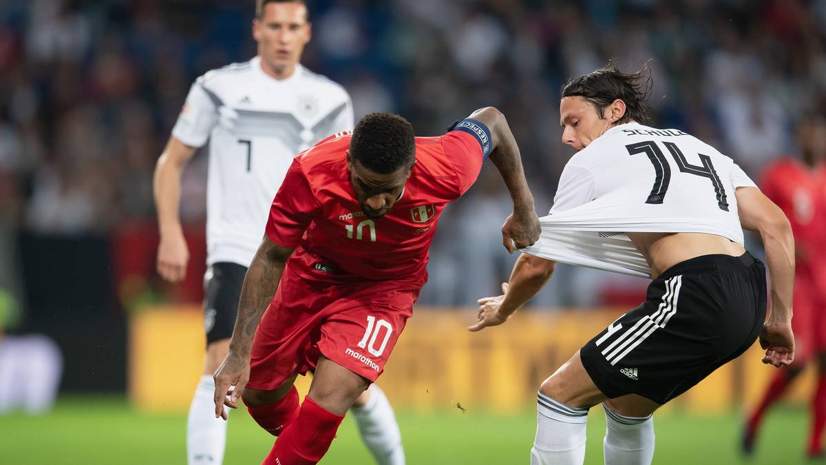 PLATZ 32 - LOKOMOTIVE MOSKAU: Der Hauptstadt-Klub enttäuscht in der russischen Liga bislang. Das Team von Benedikt Höwedes ist mit nur drei Siegen nach neun Spieltagen Siebter. Nun hofft Lok bei Höwedes' Wiedersehen mit Schalke auf eine Überraschung