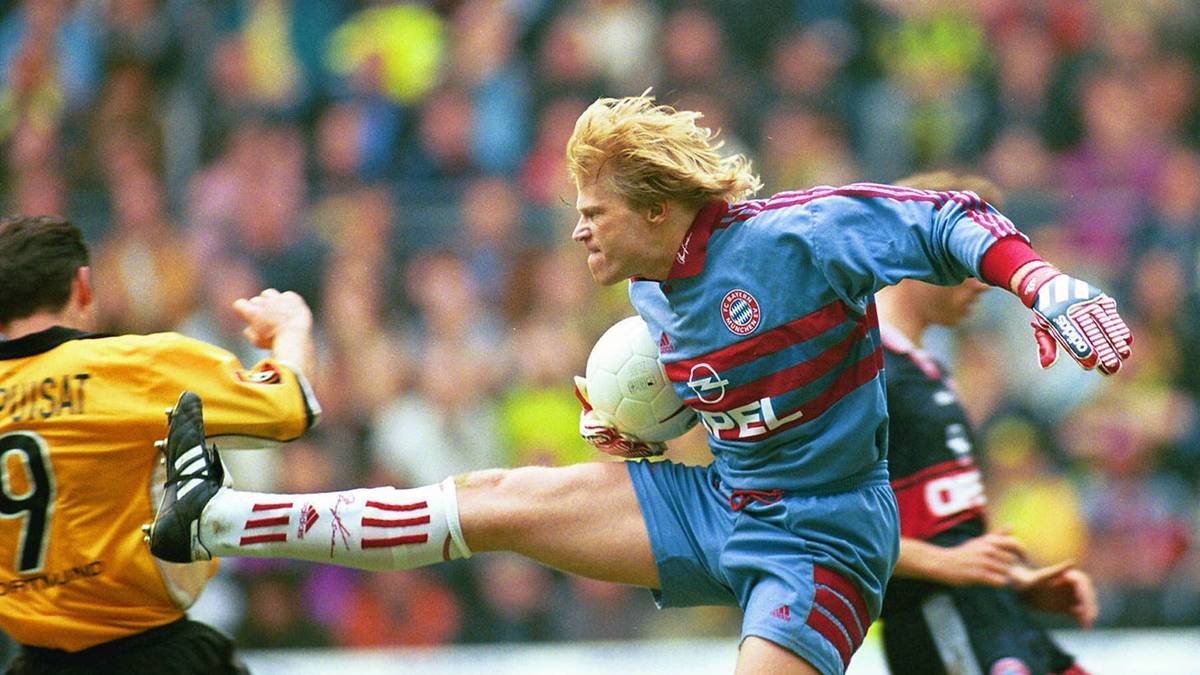 Im Laufe des Spiels toppt Kahn diese Aktion sogar noch. Als Stéphane Chapuisat auf ihn zustürmt, springt ihm Kahn mit Ball in der Hand in Kung-Fu-Manier entgegen. Konsequenzen haben die Aktionen keine