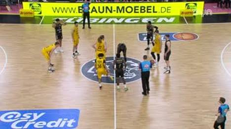 Spiel Highlights zu Tigers Tübingen - Basketball Löwen Braunschweig (1)