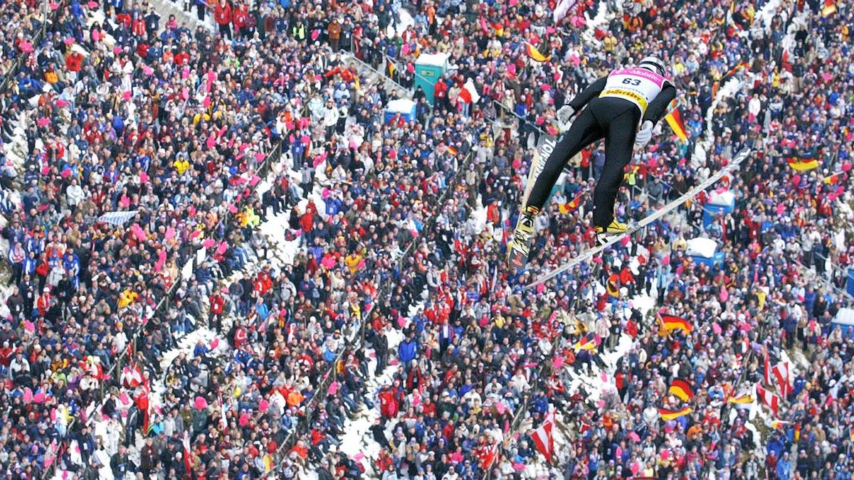 PLATZ 6 - SVEN HANNAWALD: Der Deutsche war bis vor wenigen Tagen noch die größte Tournee-Legende. Jetzt muss er sich diese Auszeichnung mit Stoch teilen. Das tut seinem Glanz jedoch keinen Abbruch. Neben seinem Tournee-Erfolg holte er 18 Weltcupsiege und zwei Gesamtweltcups. Ein Einzeltitel bei der WM oder bei Olympia glückte ihm nie