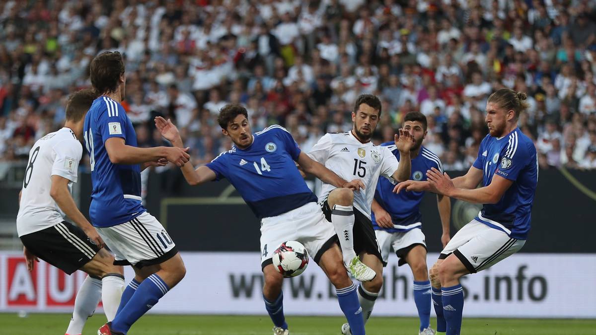 In Nürnberg trifft die deutsche Nationalmannschaft auf Punktelieferant San Marino.  Die einzige Frage, die sich stellt: Wie hoch wird der Sieg des Weltmeisters ausfallen?