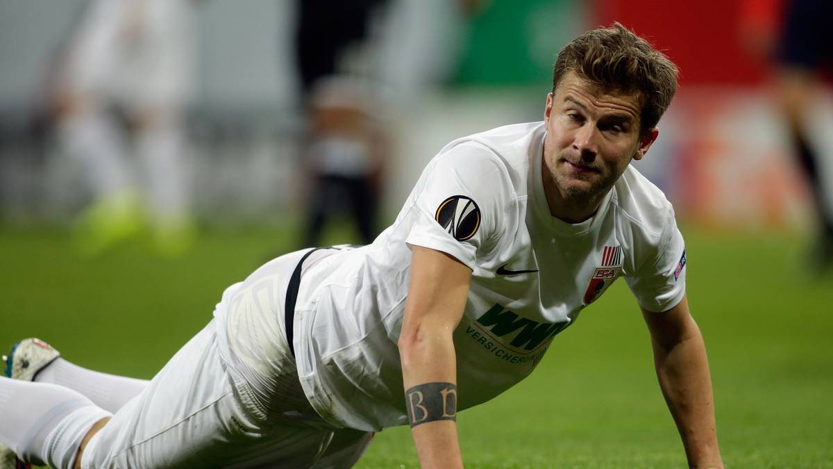 Daniel Baier und der FCA erleben die nächste europäische Bauchlandung. Zwei Spiele, null Punkte lautet die wenig erfreuliche Zwischenbilanz