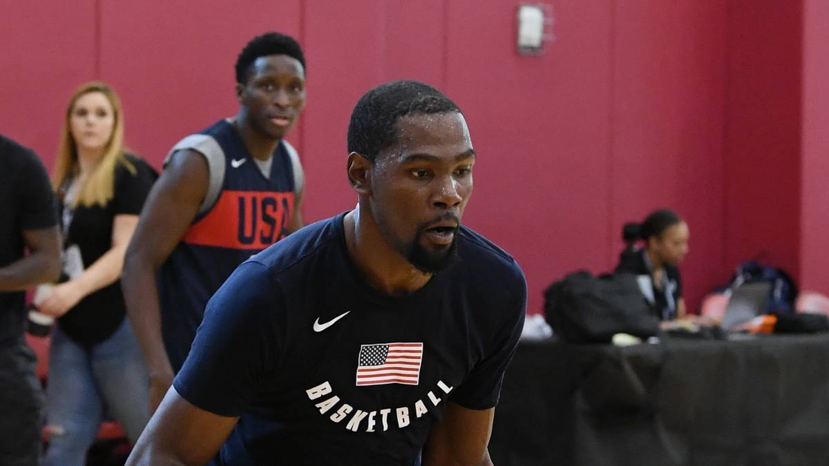KEVIN DURANT: Einst profitierte Durant selbst von der Absagenflut beim US-Team, als er 2010 sein WM-Debüt gab. Doch ein Achillessehnenriss verhindert diesmal seine Teilnahme am Treffen der besten Basketball-Nationalmannschaften der Welt