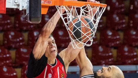 Vladimir Lucic setzt zum entscheidenden Dunking gegen Mailand an