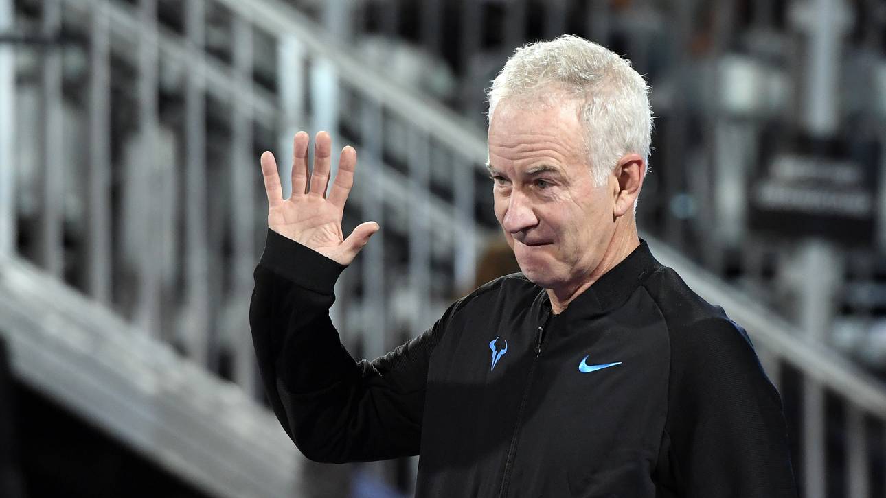 McEnroe teilt gegen Legenden aus
