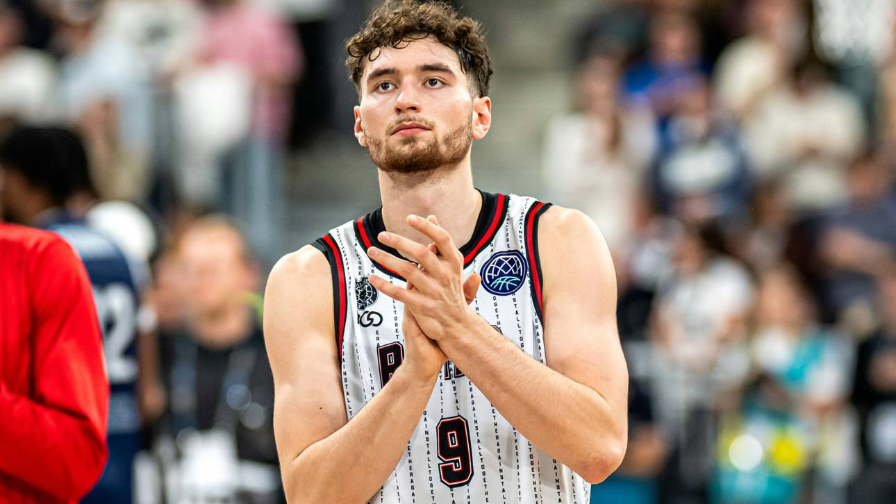Nationalspieler bekommt neuen Vertrag