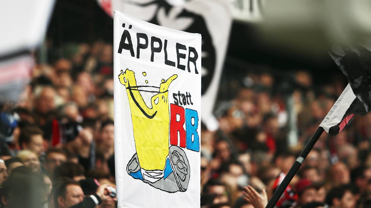 Dartpfeil-Wurf bei RB-Spiel