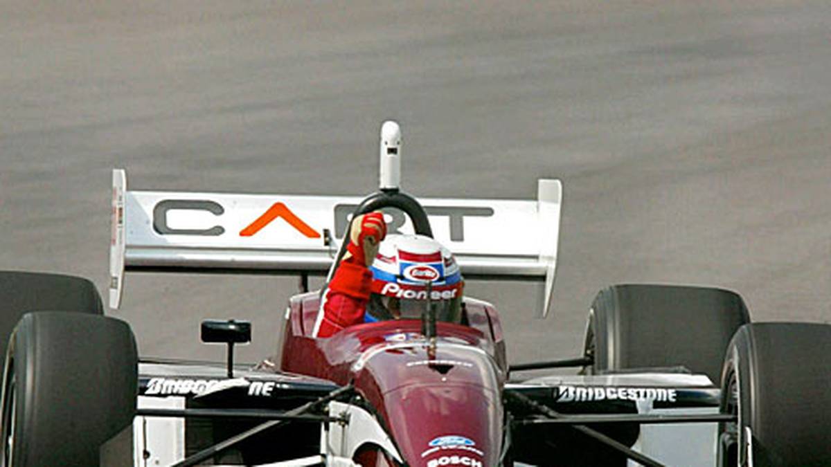 Ein Zanardi kennt kein Zurückhalten. Die Rundenzeiten an dem Ort, an dem er seine Beine und fast sein Leben verliert, sind so schnell, dass es für den fünften Platz im Qualifying 2001 gereicht hätte. Respekt!