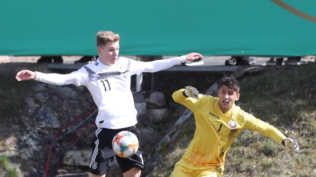 MARCO JOHN (TSG HOFFENHEIM) - OFFENSIVES MITTELFELD: Dieser Jahrgang hat eine große Hoffenheimer Prägung. John kann im Mittelfeld alle Positionen bekleiden und erzielte in der U17-Bundesliga in 23 Einsätzen sechs Tore