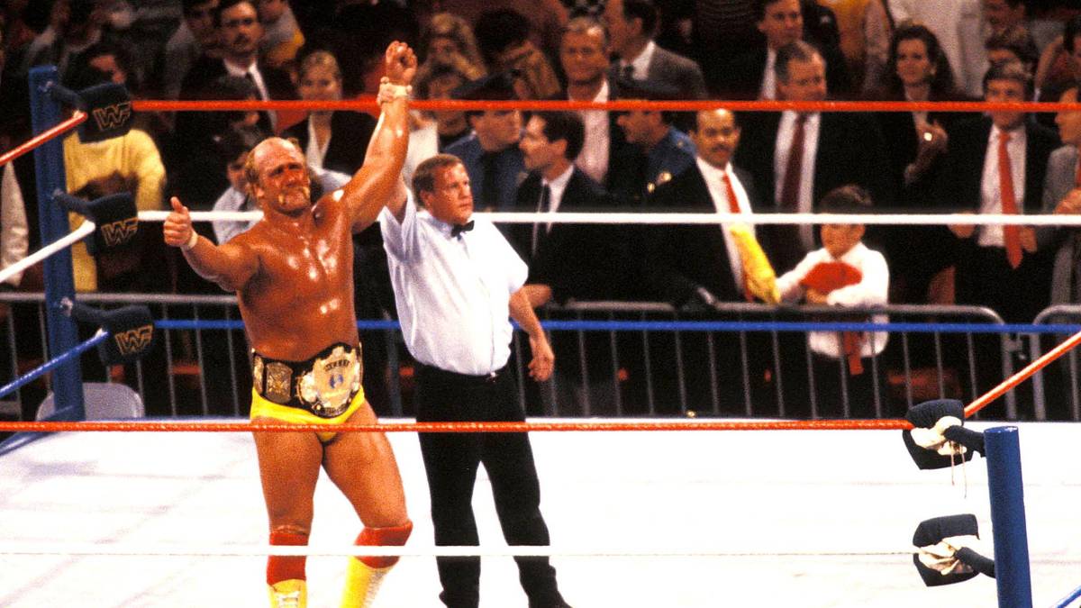 Die World Wrestling Federation, die Mitte der Achtziger von einer regionalen Liga zum landes- und weltweit operierenden Unternehmen expandierte, setzte auf Hogan als Zugpferd - und setzte richtig: Seine erste, über vier Jahre lange Titelregentschaft 1984 bis 1988 machte WWE zu dem, was sie heute ist