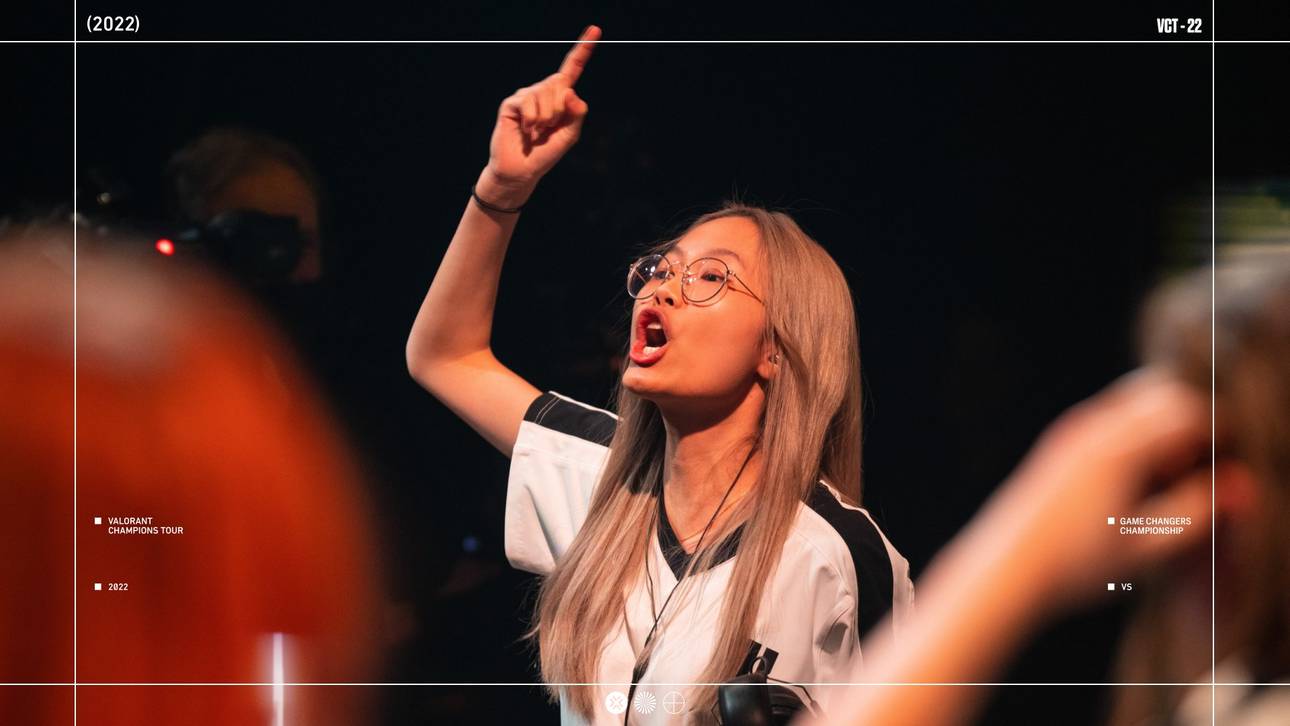 Valorant: Coach zeigt Mittelfinger