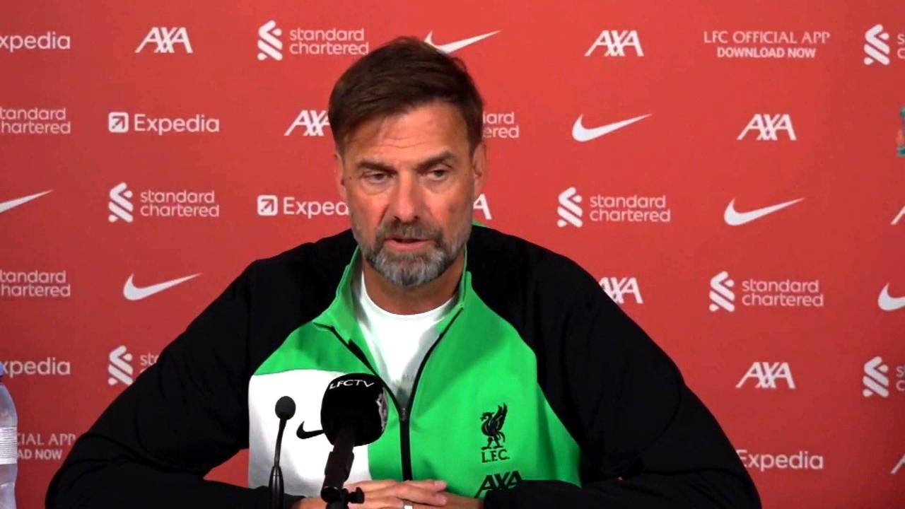 Liverpool-Fans feiern Klopp bei Heimsieg
