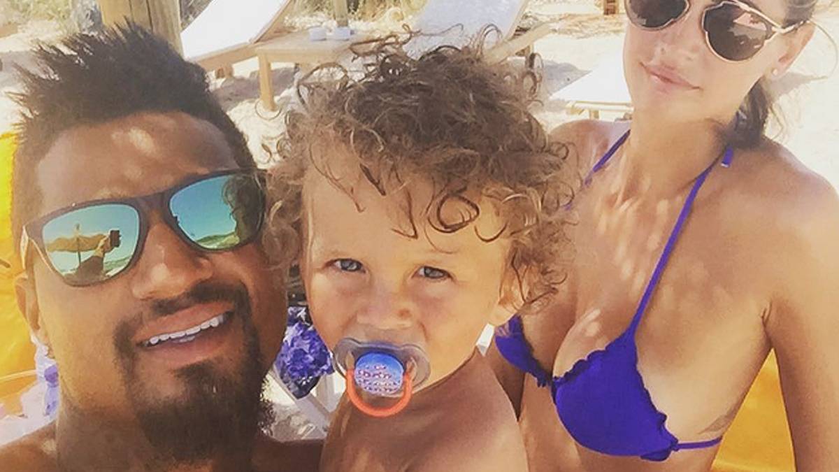 Kevin-Prince Boateng genießt die Sonne mit Freundin und Kind