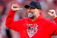 Seitdem feststeht, dass Jürgen Klopp im Januar bei Red Bull einsteigt, ranken sich viele Gerüchte um den Vertrag des 57-Jährigen. Wird Fan-Liebling Klopp durch das Red-Bull-Engagement nie Bundestrainer?