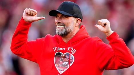 Seitdem feststeht, dass Jürgen Klopp im Januar bei Red Bull einsteigt, ranken sich viele Gerüchte um den Vertrag des 57-Jährigen. Wird Fan-Liebling Klopp durch das Red-Bull-Engagement nie Bundestrainer?