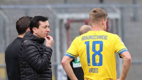 Trainer Daniel Meyer und zwei Spieler von Eintracht Braunschweig wurden positiv auf Corona gestestet
