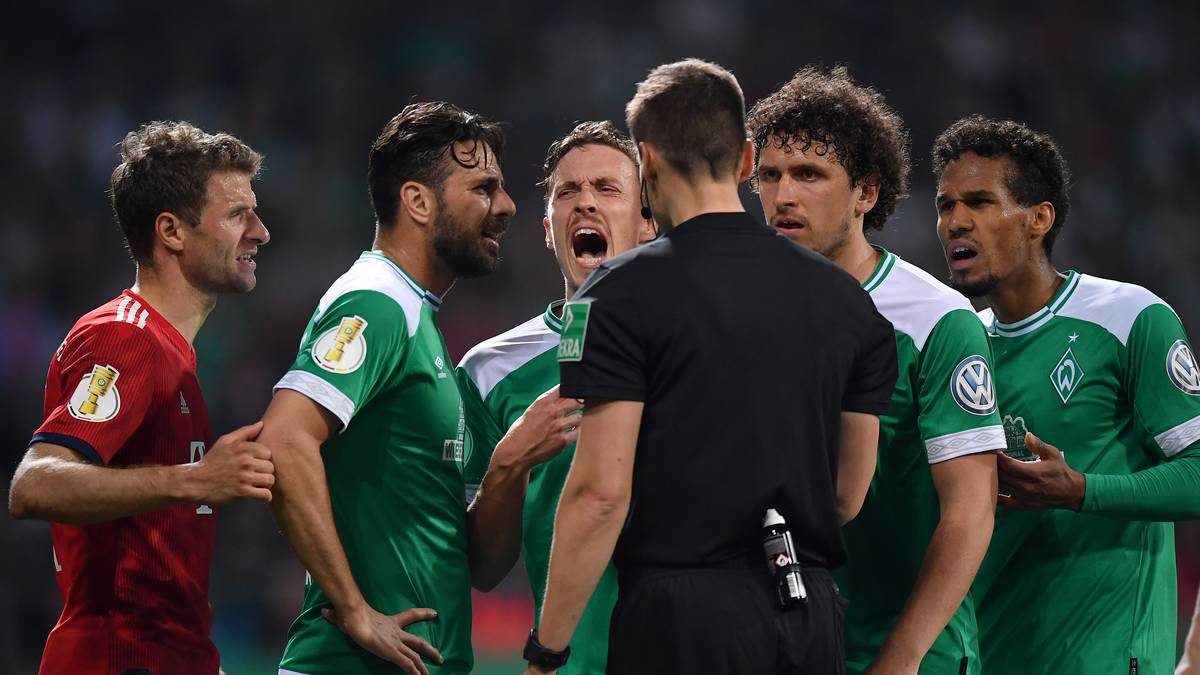 Spektakel pur in Bremen. Nach einer packenden Partie gewinnt der FC Bayern durch einen umstrittenen Elfmeter mit 3:2 gegen Werder und steht damit im Pokalfinale gegen RB Leipzig. Die SPORT1-Einzelkritik zu beiden Mannschaften