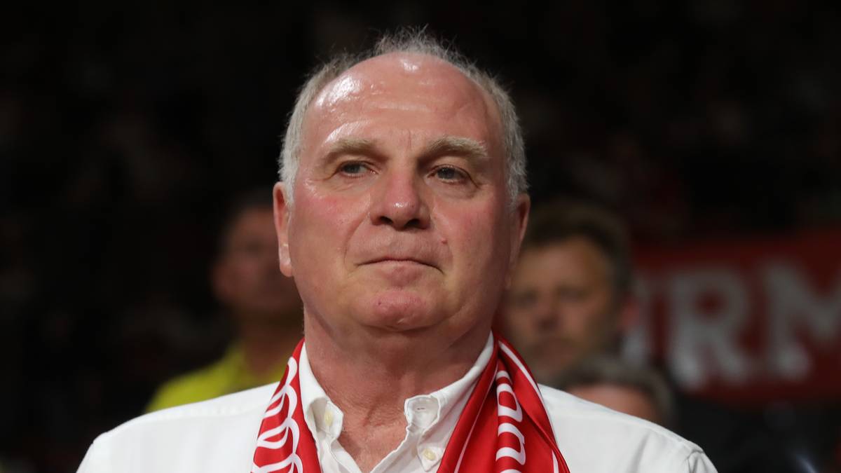 29. MAI: Uli Hoeneß bremst die Euphorie rund um den möglichen Transfercoup. "Ich habe noch keine genauen Zahlen, aber ich denke, dass der finanzielle Rahmen sehr schwierig wird", meint Hoeneß in der "Sport Bild": "Das ganze Paket ist schwierig."