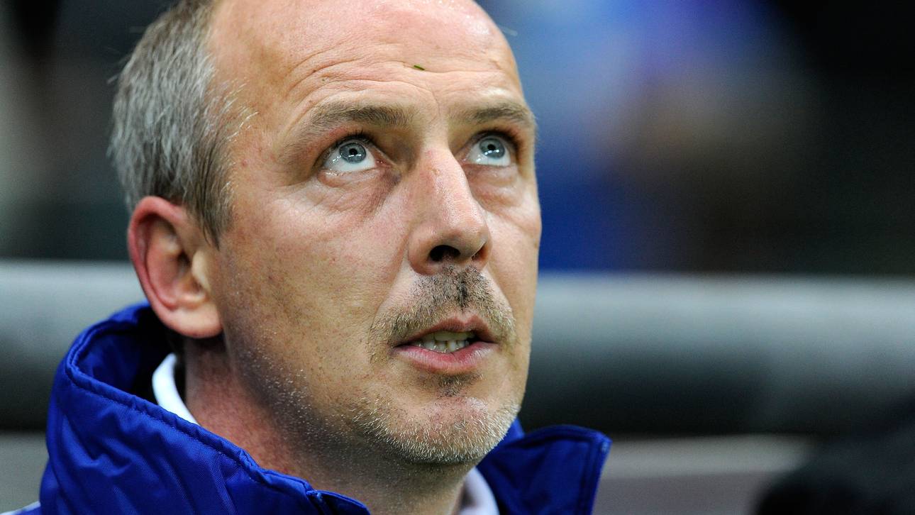 Basler bei Lok vor Abschied