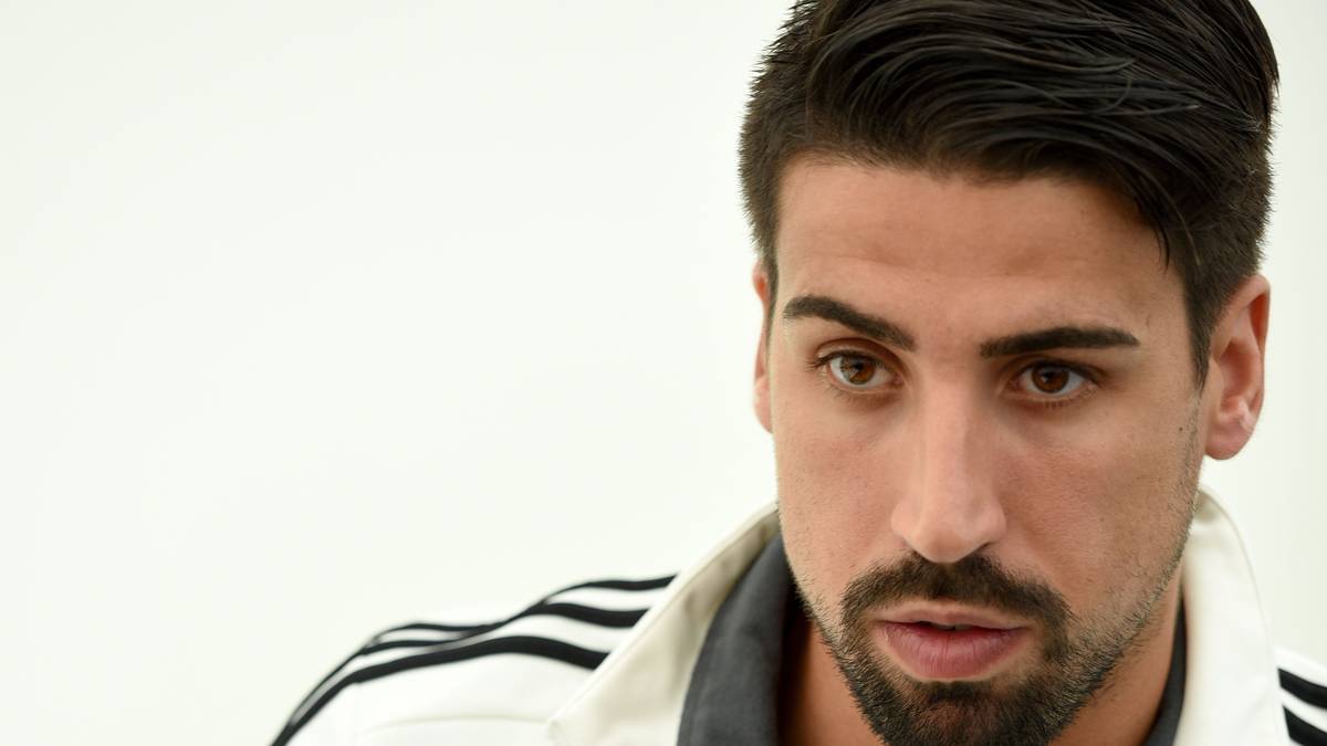 Auch Sami Khedira kommt gut ohne "Toupet" aus. Der Mittelfeldspieler von Juventus Turin hätte für einen künstlichen Schnurrbart auch keinen Platz