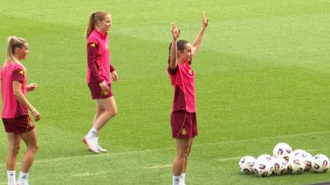 Die DFB-Frauen treffen im EM-Halbfinale auf Topfavorit Spanien. Dass es wieder ein heißer Tanz wie im Viertelfinale gegen Frankreich wird, ist auch für den Bundestrainer klar.