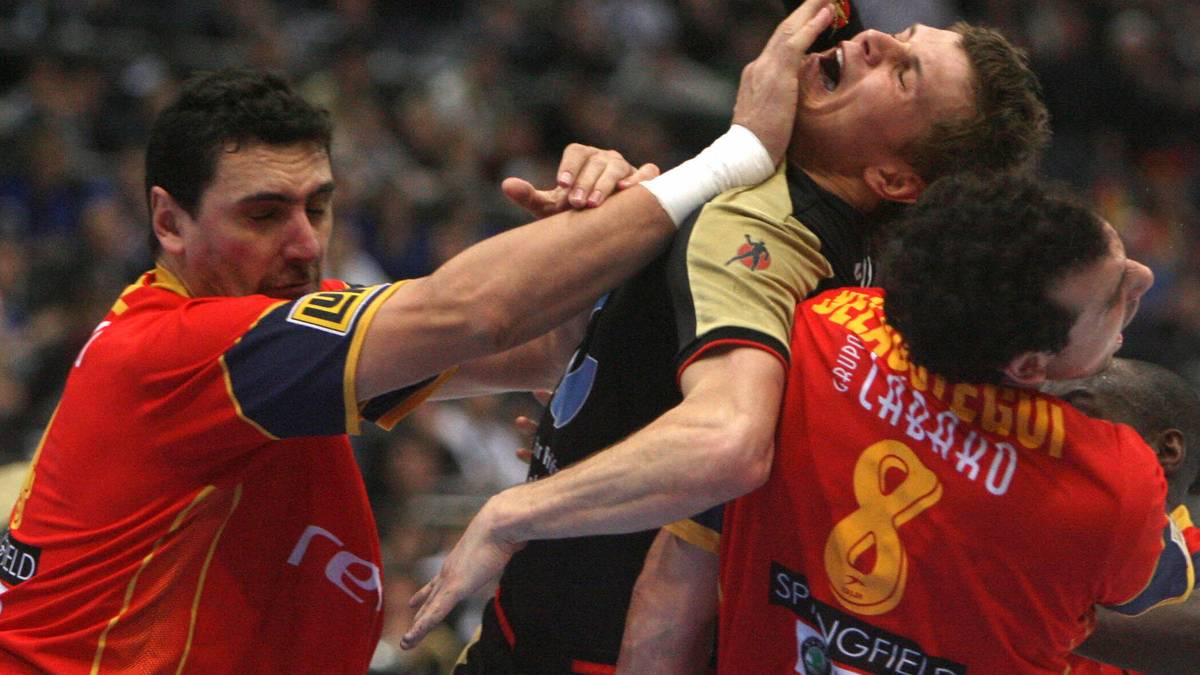 PLATZ 3 - WM 2007 - VIERTELFINALE: Bei der Weltmeisterschaft im eigenen Land wird Deutschland von einer Euphoriewelle getragen. Das bekommt auch Spanien zu spüren