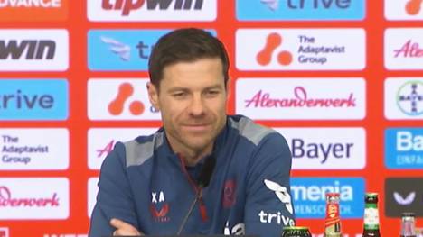 Zum ersten Mal nach dem Tuchel-Beben beim FC Bayern stellt sich Leverkusen-Trainer Xabi Alonso der Presse - und muss natürlich reichlich Fragen zu einer möglichen Zukunft in München beantworten.