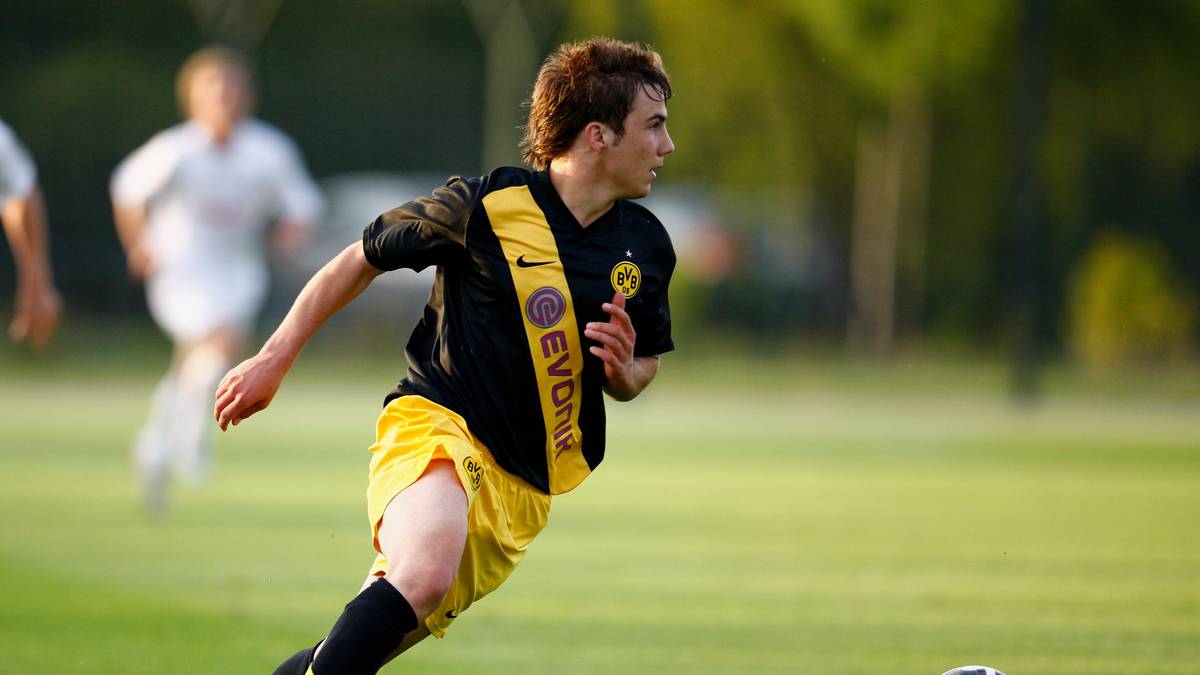2009: Ein Jahr später ist für die Freiburger das Halbfinale gegen Borussia Dortmund mit MARIO GÖTZE (Bild), Daniel Ginczek und Lasse Sobiech Endstation  