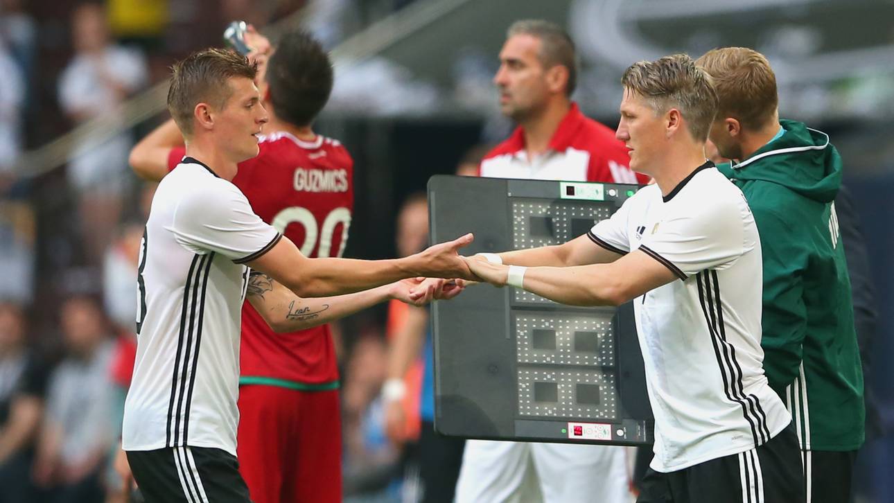 Schweinsteiger feiert Comeback