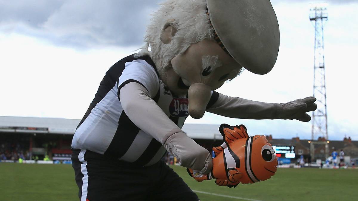 Vor allem, wenn man sieht, was der Fischer so an Land zieht. Mighty steht übrigens in den Diensten des englischen Amateurklubs Grimsby Town FC