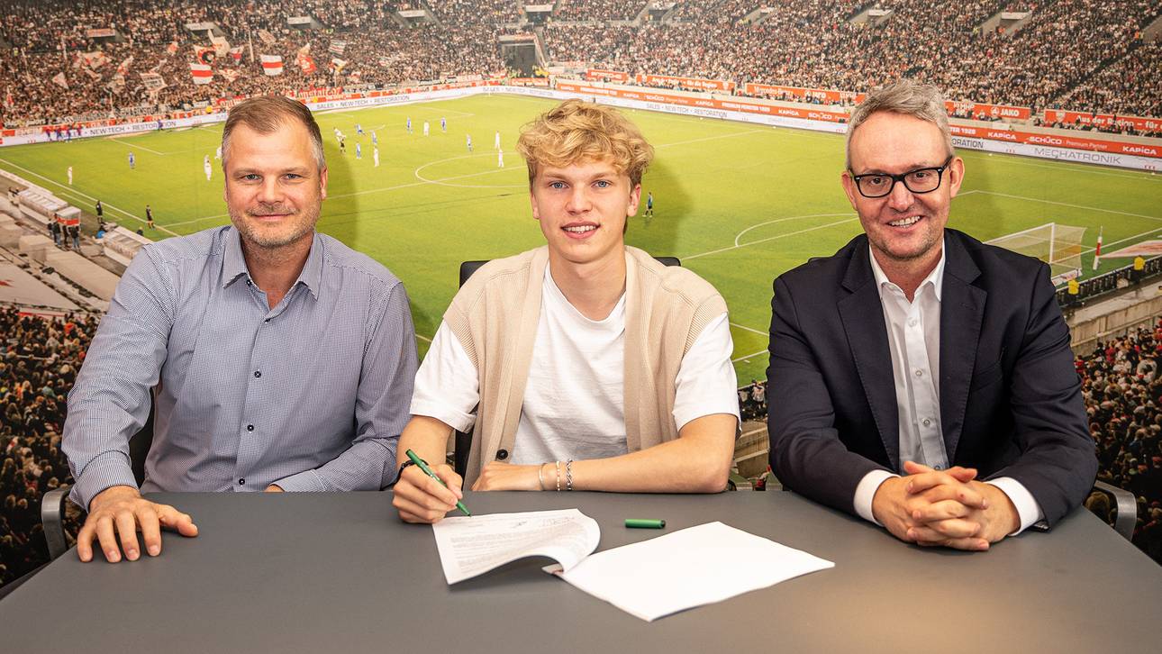 Frans Krätzig (Mi.) wechselt auf Leihbasis für die kommende Saison vom FC Bayern zum VfB Stuttgart