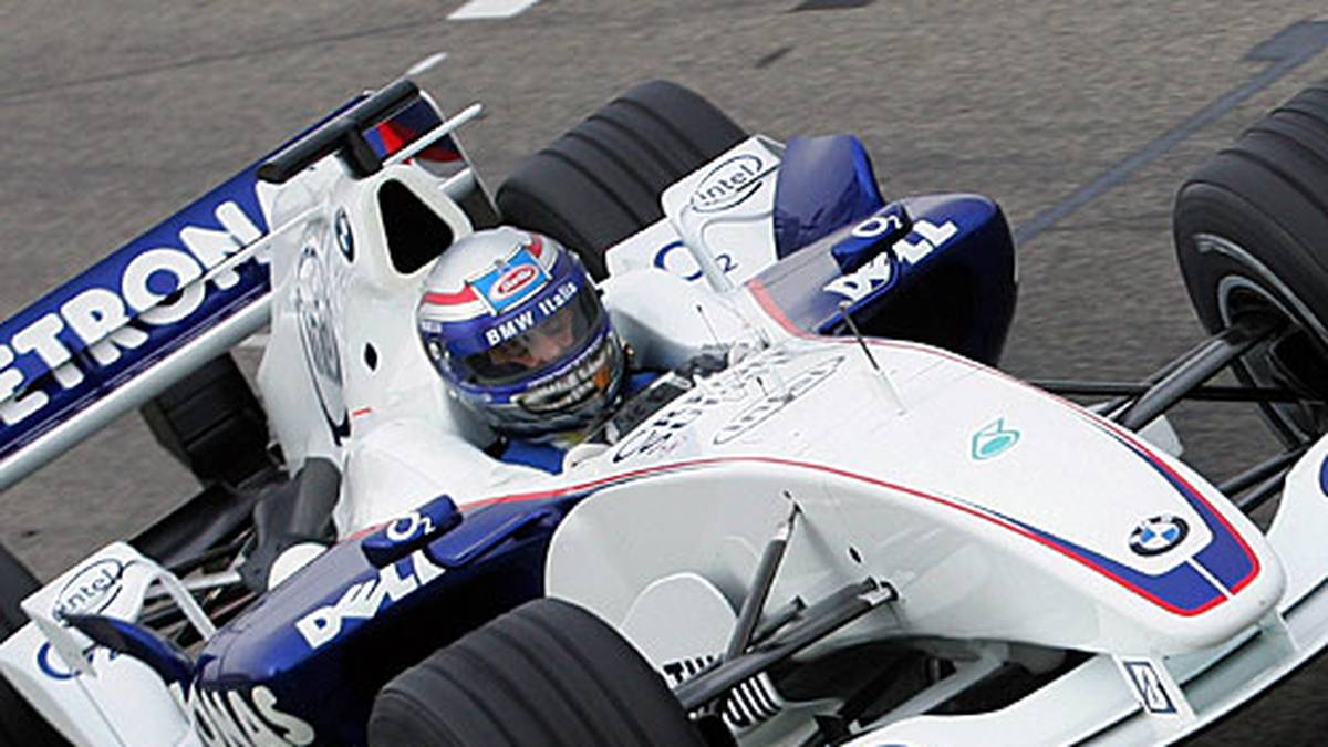 Er dreht in Valencia 30 Runden. Die Zeiten sind respektabel