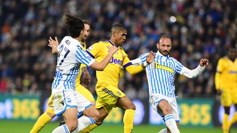 Douglas Costa und seine Teamkollegen von Juventus blieben bei Ferrara ohne Torerfolg