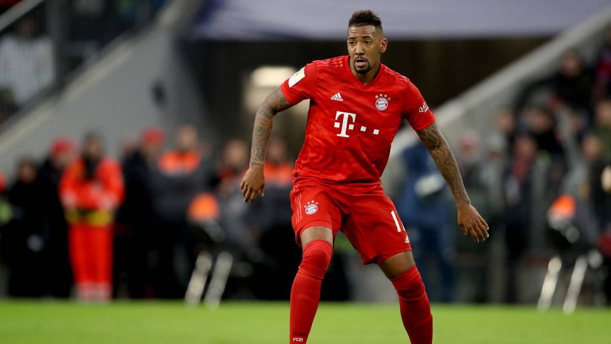 JÉRÔME BOATENG: Der Berater des Innenverteidigers soll sich nach einem Bericht der "Süddeutschen Zeitung" mit FCB-Sportdirektor Hasan Salihamidzic getroffen haben. Boateng strebt demnach einen Winterwechsel an. Allerdings: Bayern lässt den Ex-Nationalspieler nur ziehen, wenn auch die Ablöse stimmt 