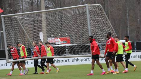 Der 1. FC Köln muss seinen Trainingsbetrieb am Mittwoch einstellen