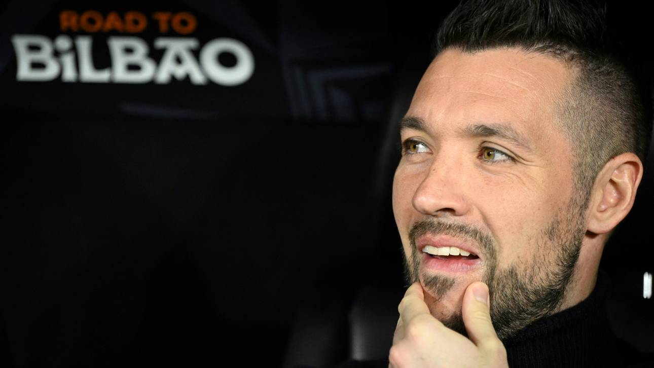 Titel verspielt: Ajax-Trainer Farioli tritt zurück