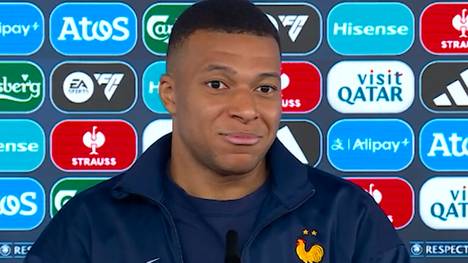 Kylian Mbappé hat auf einer Pressekonferenz verraten, für wen er beim Ballon d'Or stimmen wird.