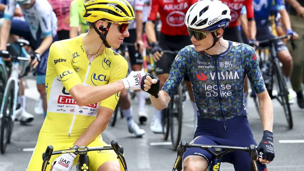 Tadej Pogacar (l.) und Jonas Vingegaard glänzen bei der Tour de France