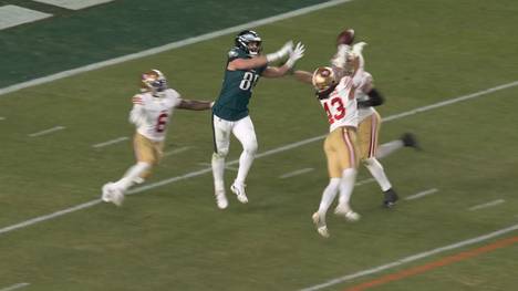 In der Wildcard Round der NFL-Playoffs müssen die San Francisco 49ers beim Super-Bowl-Champion in Philadelphia ran. Trotz Heimvorteils streichen die Eagles die Segel.