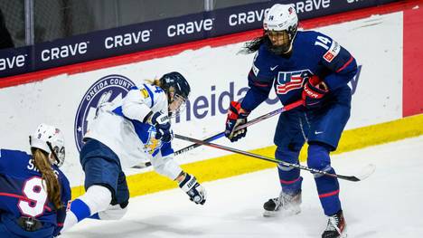 Three goals for USA: Layla Edwards (R.) 