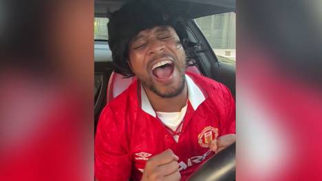 Patrice Evra hat sich nach dem Derbysieg von Manchester United über die Oasis-Rockstars und Manchester City-Fans Liam und Noel Gallagher lustig gemacht.