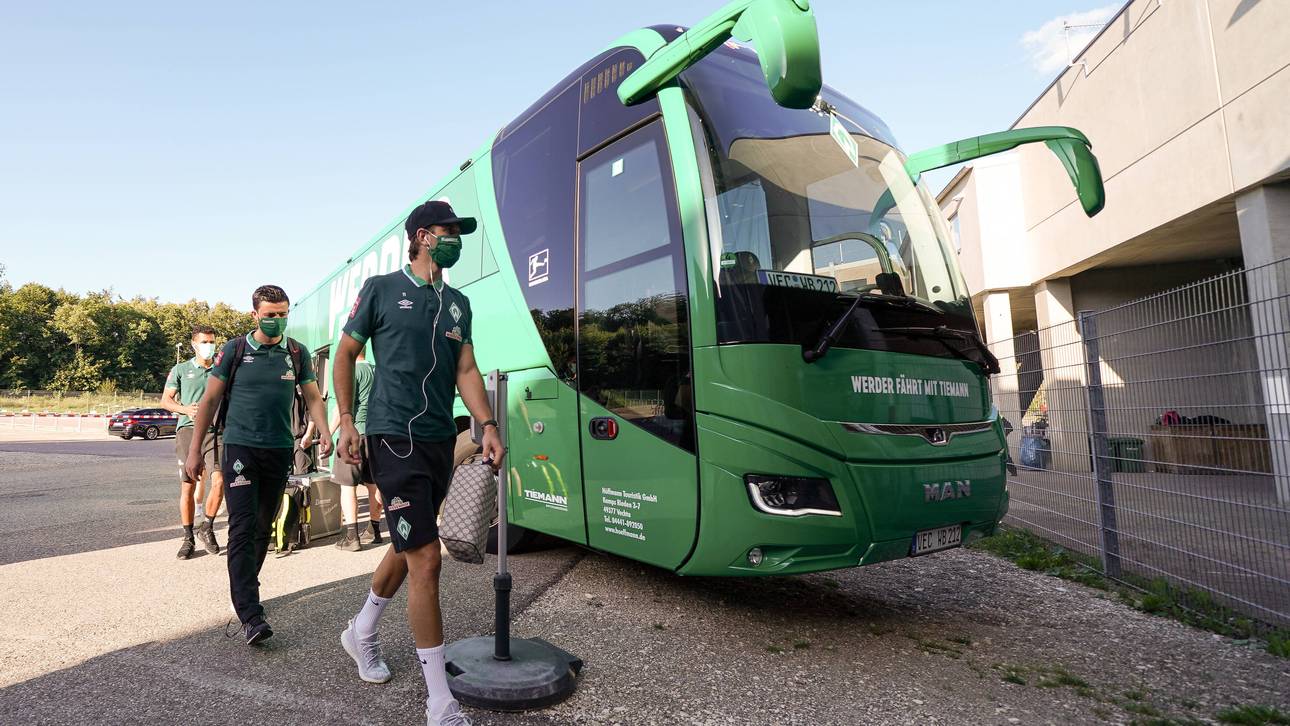 Bremen mit Stadt-Trikot in Relegation