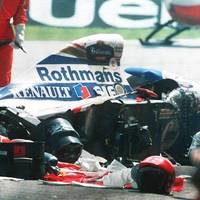 Am 1. Mai 1994 verstirbt die Formel-1-Legende Ayrton Senna nach einem schweren Unfall in Imola noch auf der Strecke. Sein Vermächtnis: Eine sicherere Königsklasse.