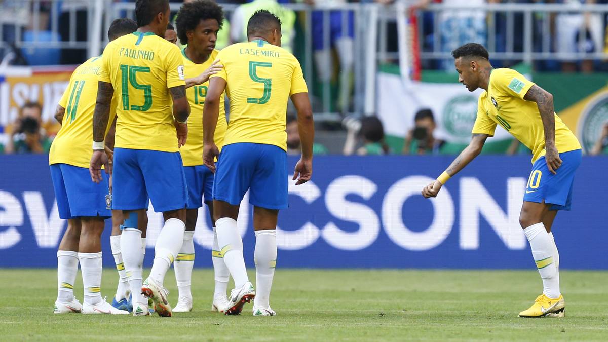 ENGLAND - THE SUN: "NEY-MORE: Neymar trifft für die Samba-Jungs, die mit den meisten Toren bei einer Weltmeisterschaft Geschichte schreiben. Die Fans machen sich über Neymar für sein dramatisches Theater lustig"