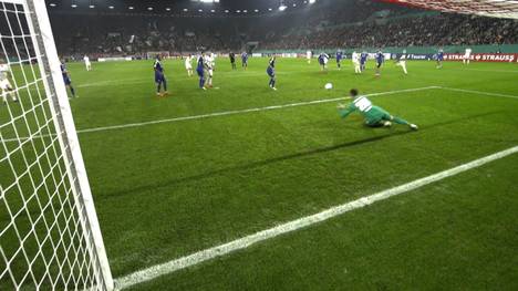 Der FC Schalke 04 bleibt bei seinem Gastspiel beim FC Augsburg chancenlos. Kees van Wonderen muss somit weiter auf seinen ersten Sieg als Schalke-Trainer warten.