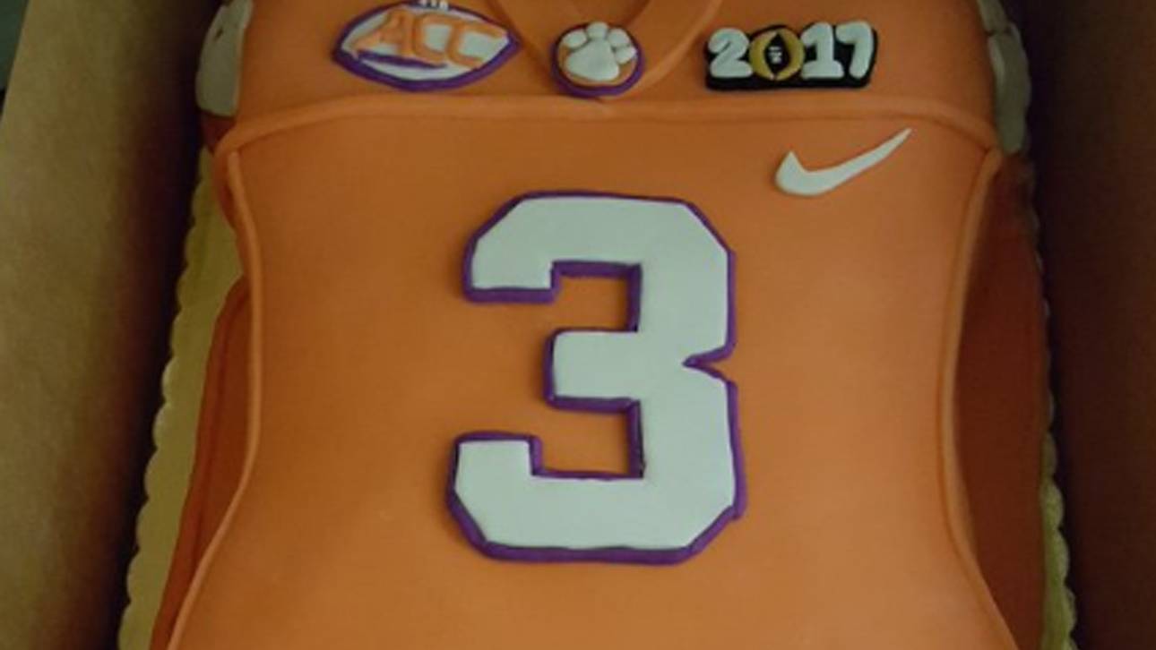 Clemson wirbt mit Torte um Supertalent