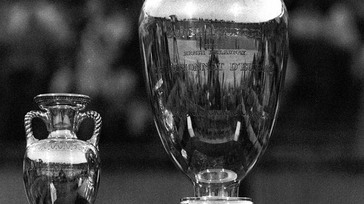 Die EM 1968 endete gleich mit zwei Finalspielen, da das erste nach einem Unentschieden wiederholt werden musste - Elfmeterschießen gab es damals noch nicht